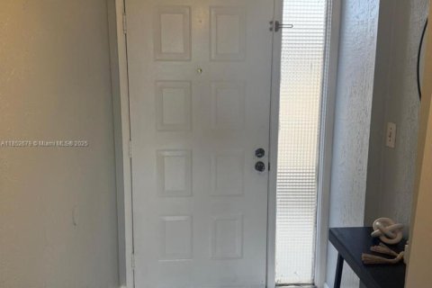Condo in North Lauderdale, Florida, 2 bedrooms  № 1865797 - photo 14