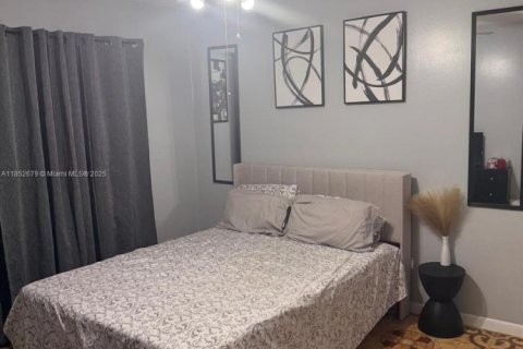 Condo in North Lauderdale, Florida, 2 bedrooms  № 1865797 - photo 12