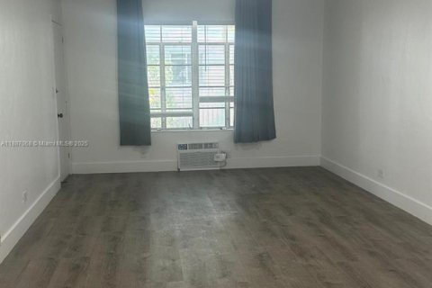 Casa en alquiler en Miami Beach, Florida, 2 dormitorios, 85.56 m2 № 2012503 - foto 4