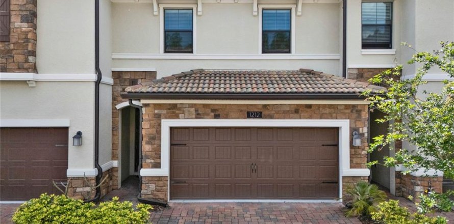 Townhouse in Davenport, Florida 3 bedrooms, 177.63 sq.m. № 1612624