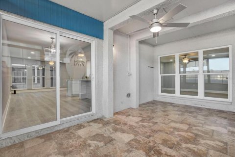 Condo in Madeira Beach, Florida, 2 bedrooms № 2109497 - photo 25