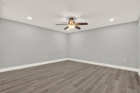 Condo in Madeira Beach, Florida, 2 bedrooms № 2109497 - photo 22