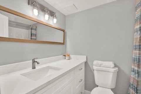 Condo in Madeira Beach, Florida, 2 bedrooms № 2109497 - photo 23