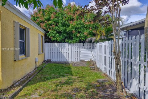 Casa en venta en Pembroke Pines, Florida, 3 dormitorios, 110.27 m2 № 2002964 - foto 21