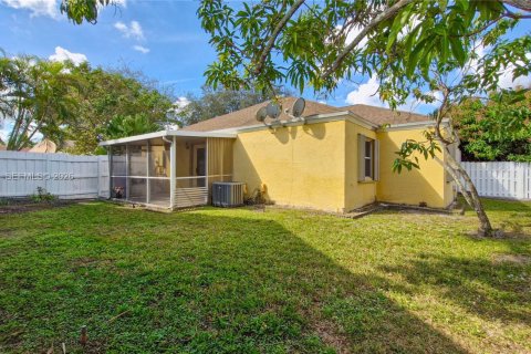 Casa en venta en Pembroke Pines, Florida, 3 dormitorios, 110.27 m2 № 2002964 - foto 20