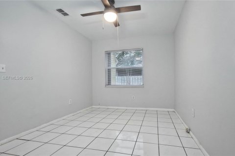 Casa en venta en Pembroke Pines, Florida, 3 dormitorios, 110.27 m2 № 2002964 - foto 18