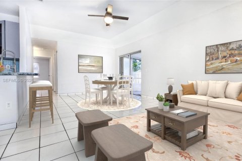 Casa en venta en Pembroke Pines, Florida, 3 dormitorios, 110.27 m2 № 2002964 - foto 4