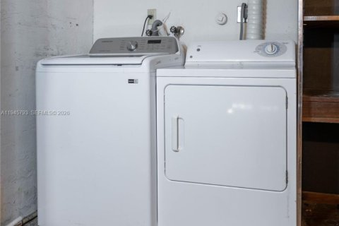 Casa en venta en Pembroke Pines, Florida, 3 dormitorios, 110.27 m2 № 2002964 - foto 26