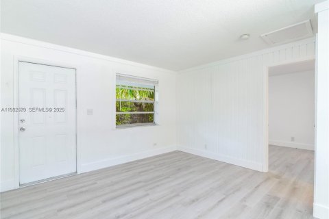 Condominio en alquiler en Fort Lauderdale, Florida, 1 dormitorio, 177.72 m2 № 2049272 - foto 3