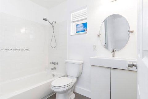 Condominio en alquiler en Fort Lauderdale, Florida, 1 dormitorio, 177.72 m2 № 2049272 - foto 9