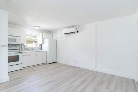 Condominio en alquiler en Fort Lauderdale, Florida, 1 dormitorio, 177.72 m2 № 2049272 - foto 5