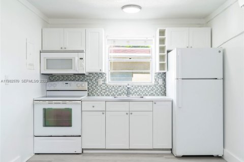 Condominio en alquiler en Fort Lauderdale, Florida, 1 dormitorio, 177.72 m2 № 2049272 - foto 6