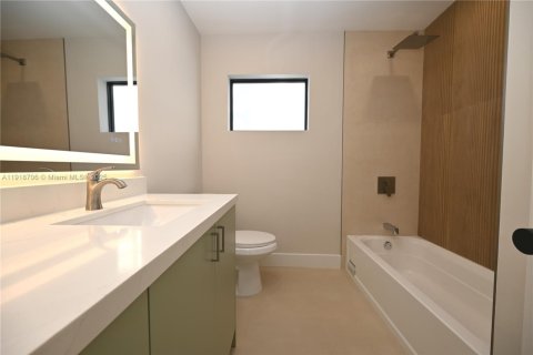 Купить виллу или дом в Майами, Флорида 3 спальни, 176.61м2, № 1974450 - фото 9