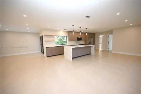 Купить виллу или дом в Майами, Флорида 3 спальни, 176.61м2, № 1974450 - фото 3