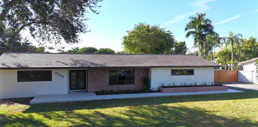 Дом в Майами, Флорида 3 спальни, 176.61м2 № 1974450