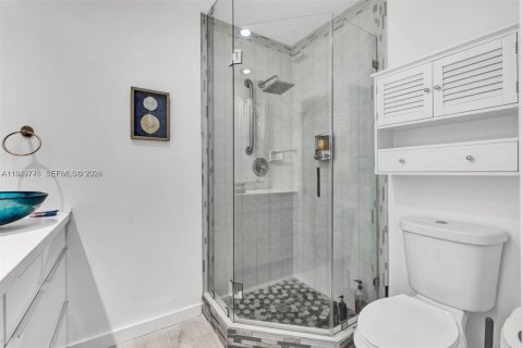 Купить коммерческую недвижимость в Халландейл-Бич, Флорида 488.67м2, № 2005720 - фото 15