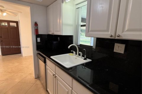 Купить виллу или дом в Бока-Ратон, Флорида 2 спальни, 102.94м2, № 1974373 - фото 12