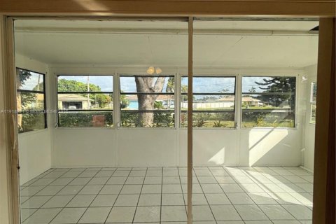 Купить виллу или дом в Бока-Ратон, Флорида 2 спальни, 102.94м2, № 1974373 - фото 15