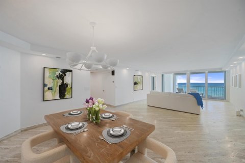Condo in Palm Beach, Florida, 2 bedrooms № 2087646