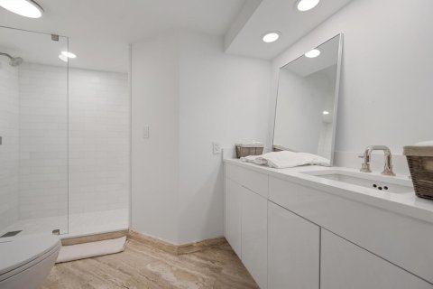 Condo in Palm Beach, Florida, 2 bedrooms  № 2087646 - photo 24