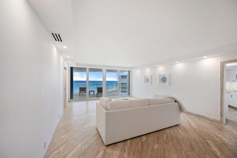 Condo in Palm Beach, Florida, 2 bedrooms  № 2087646 - photo 7