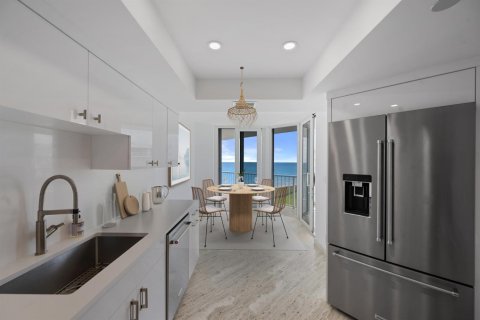 Condo in Palm Beach, Florida, 2 bedrooms  № 2087646 - photo 9