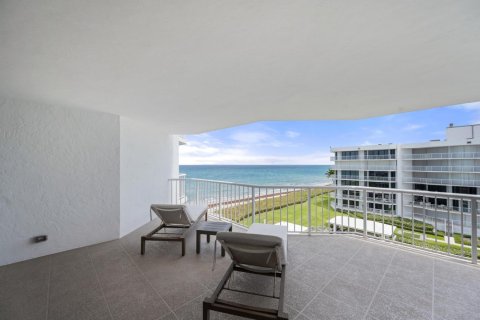 Condo in Palm Beach, Florida, 2 bedrooms  № 2087646 - photo 25