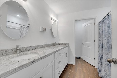 Casa en venta en Kissimmee, Florida, 5 dormitorios, 209.96 m2 № 1907104 - foto 10