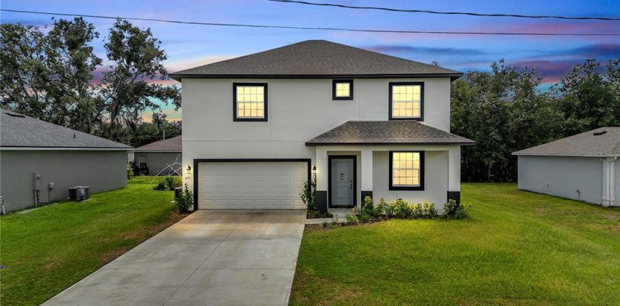 Casa en Kissimmee, Florida 5 dormitorios, 209.96 m2 № 1907104