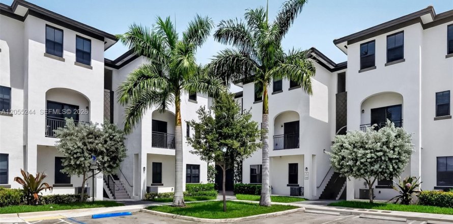 Condominio en Miami, Florida, 2 dormitorios № 2186177