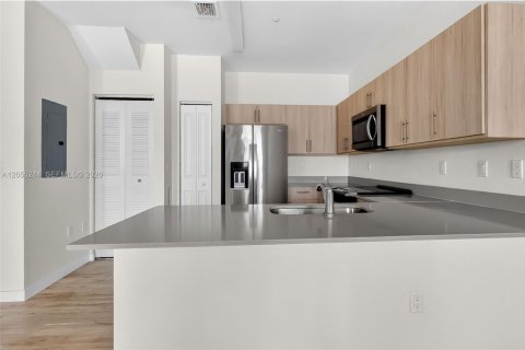 Condominio en venta en Miami, Florida, 2 dormitorios, 117.24 m2 № 2186177 - foto 7
