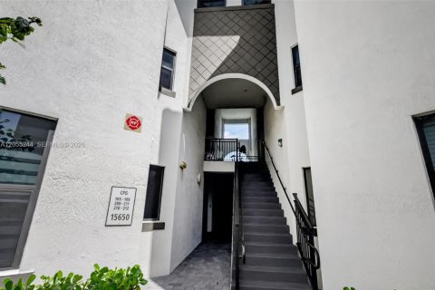 Condominio en venta en Miami, Florida, 2 dormitorios, 117.24 m2 № 2186177 - foto 2