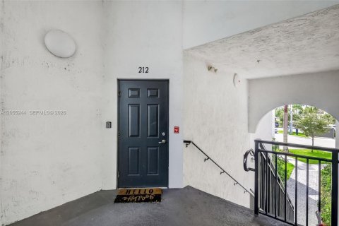 Condominio en venta en Miami, Florida, 2 dormitorios, 117.24 m2 № 2186177 - foto 3
