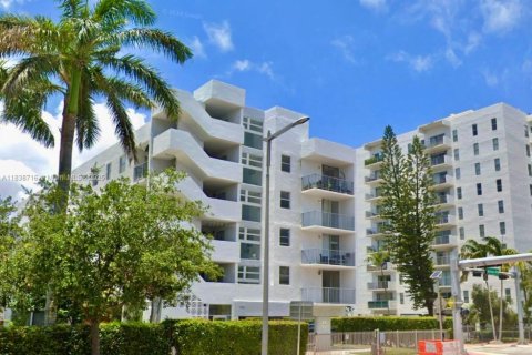 Copropriété à louer à Miami Beach, Floride: 1 chambre, 74.32 m2 № 1830493 - photo 1