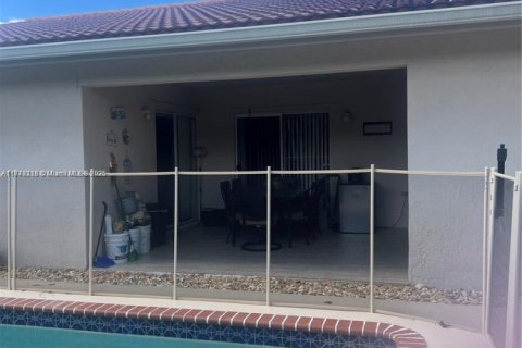 Villa ou maison à vendre à Miami, Floride: 4 chambres, 164.16 m2 № 1895829 - photo 7