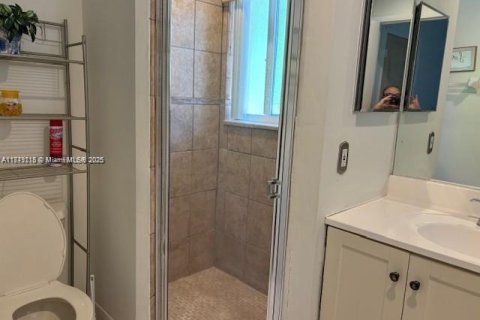 Villa ou maison à vendre à Miami, Floride: 4 chambres, 164.16 m2 № 1895829 - photo 13
