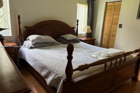 Villa ou maison à vendre à Miami, Floride: 4 chambres, 164.16 m2 № 1895829 - photo 11