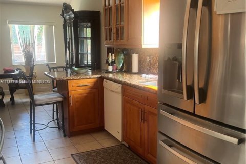 Villa ou maison à vendre à Miami, Floride: 4 chambres, 164.16 m2 № 1895829 - photo 9