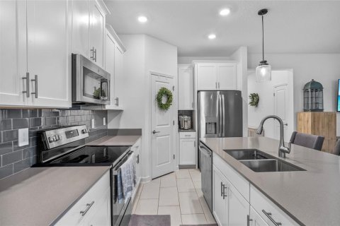 House in Orlando, Florida 3 bedrooms, 164.99 sq.m. № 1823103 - photo 12