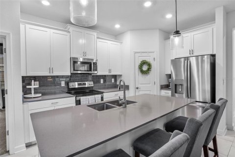 House in Orlando, Florida 3 bedrooms, 164.99 sq.m. № 1823103 - photo 14