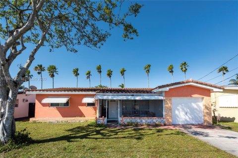 Купить виллу или дом в Халландейл-Бич, Флорида 3 спальни, 169.55м2, № 2023412 - фото 2