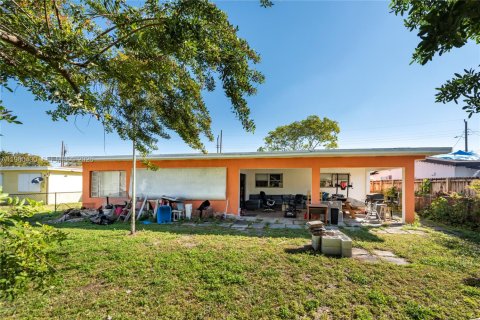 Купить виллу или дом в Халландейл-Бич, Флорида 3 спальни, 169.55м2, № 2023412 - фото 27