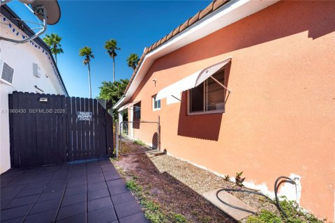 Купить виллу или дом в Халландейл-Бич, Флорида 3 спальни, 169.55м2, № 2023412 - фото 25