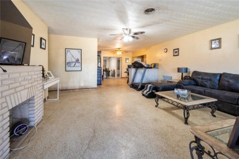 Купить виллу или дом в Халландейл-Бич, Флорида 3 спальни, 169.55м2, № 2023412 - фото 4