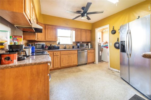 Купить виллу или дом в Халландейл-Бич, Флорида 3 спальни, 169.55м2, № 2023412 - фото 9