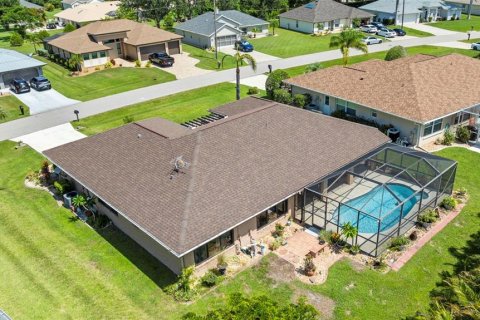 House in Punta Gorda, Florida 3 bedrooms, 181.81 sq.m. № 1881269 - photo 4