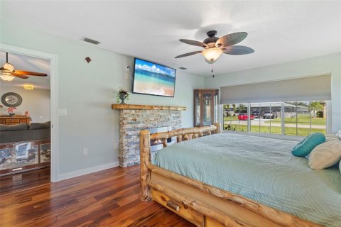 House in Punta Gorda, Florida 3 bedrooms, 181.81 sq.m. № 1881269 - photo 11