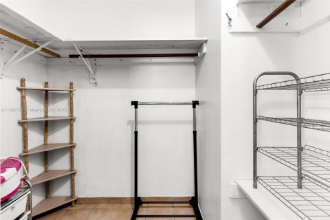 Купить виллу или дом в Майами, Флорида 3 спальни, 141.95м2, № 1957462 - фото 16