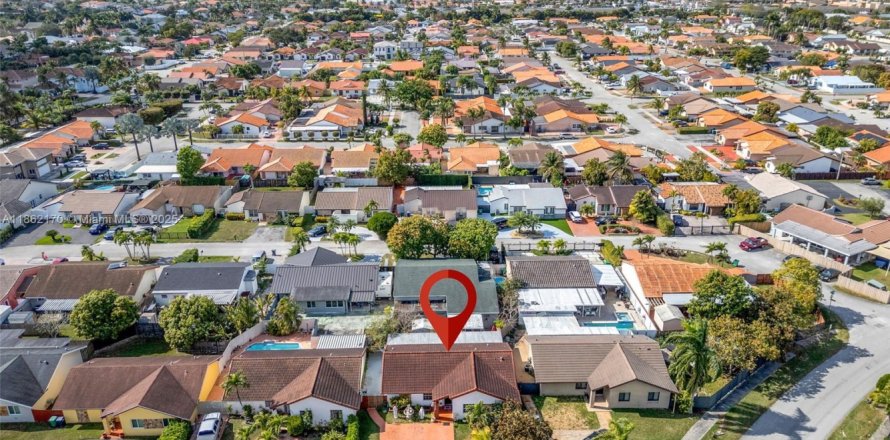 Дом в Майами, Флорида 3 спальни, 141.95м2 № 1957462