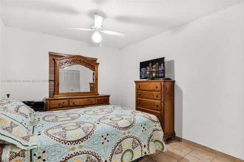 Купить виллу или дом в Майами, Флорида 3 спальни, 141.95м2, № 1957462 - фото 13